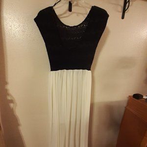 Black/White long dress